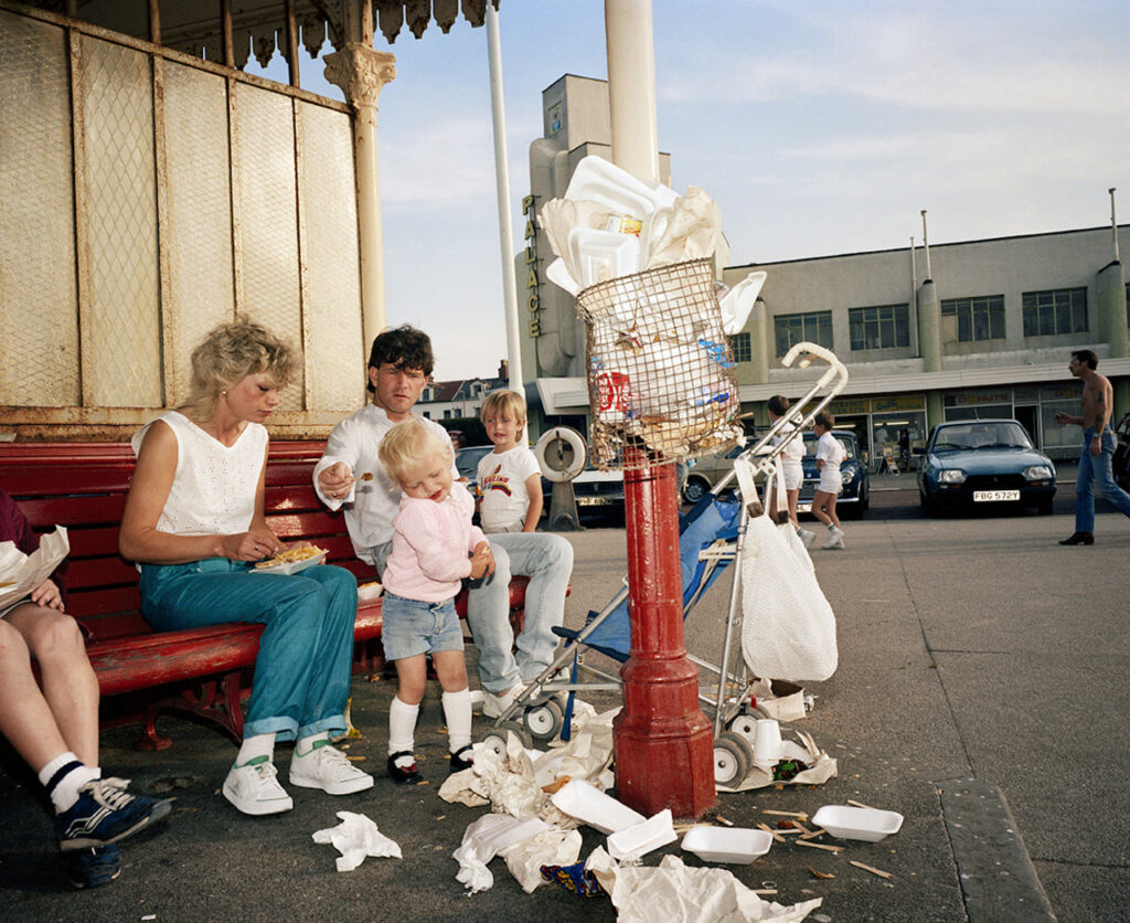 Martin Parr, Inghilterra, New Brighton, 1983-85 Da “The Last Resort. Photographs of New Brighton” © Martin Parr/Magnum Photos